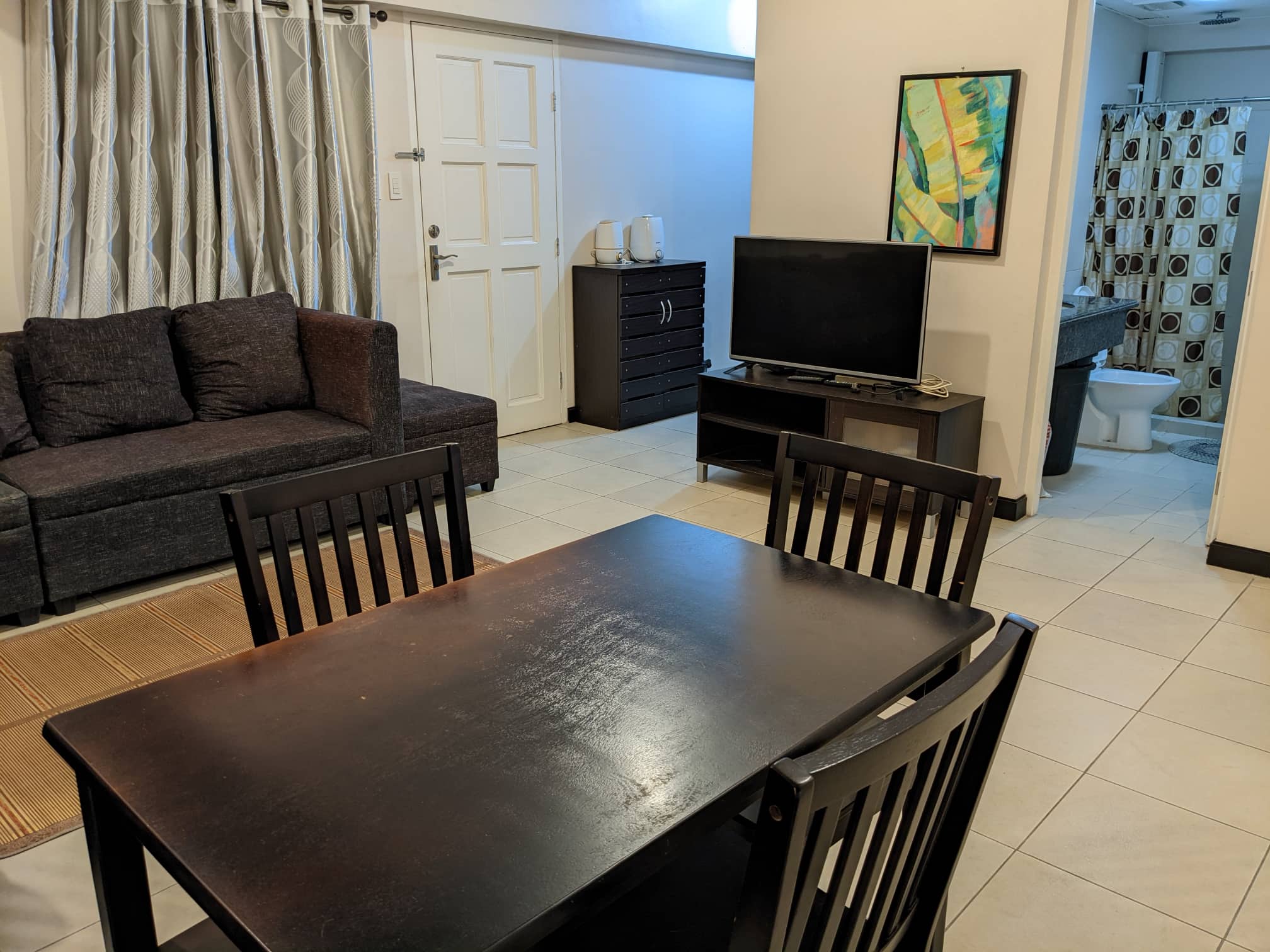 Spacious Two Bedroom with Balcony in Tivoli Garden Hibiscus 3209