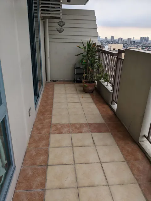 Spacious Two Bedroom with Balcony in Tivoli Garden Hibiscus 3209