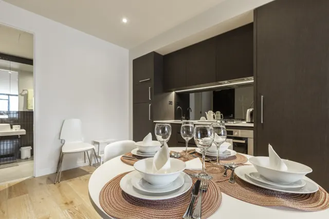 Splendid Melbourne CBD Home 1708