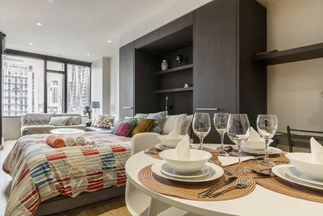 Splendid Melbourne CBD Home 1708