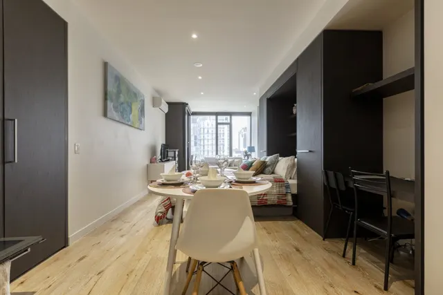 Splendid Melbourne CBD Home 1708