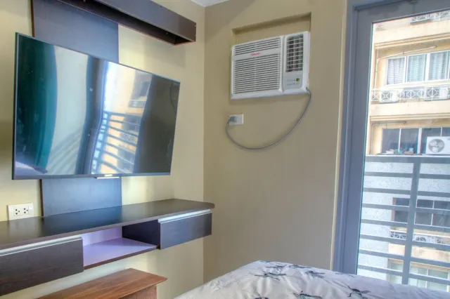 Fantastic Salcedo Makati Studio 19 (gym/pool)
