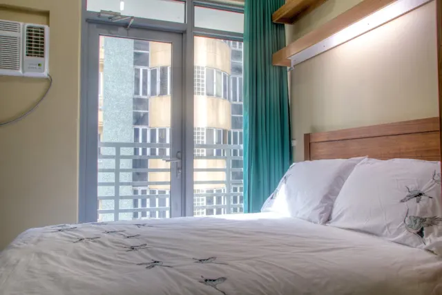 Fantastic Salcedo Makati Studio 19 (gym/pool)