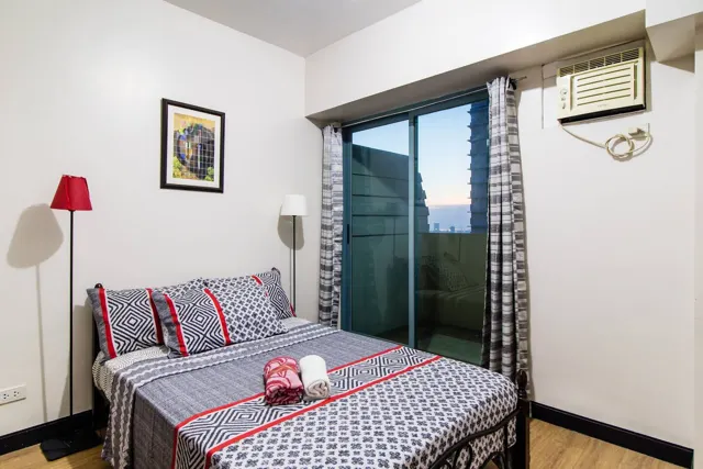 Spacious One Bedroom with Balcony Tivoli I4018