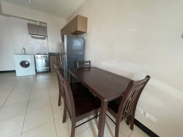 Spacious One Bedroom with Balcony Tivoli I4018