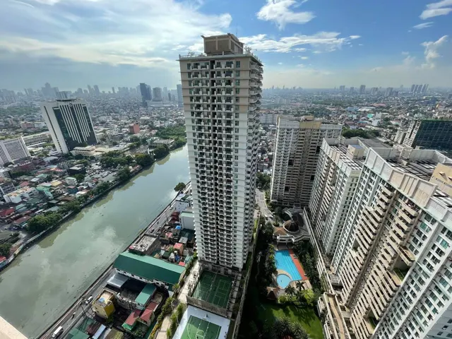 Spacious One Bedroom with Balcony Tivoli I4018