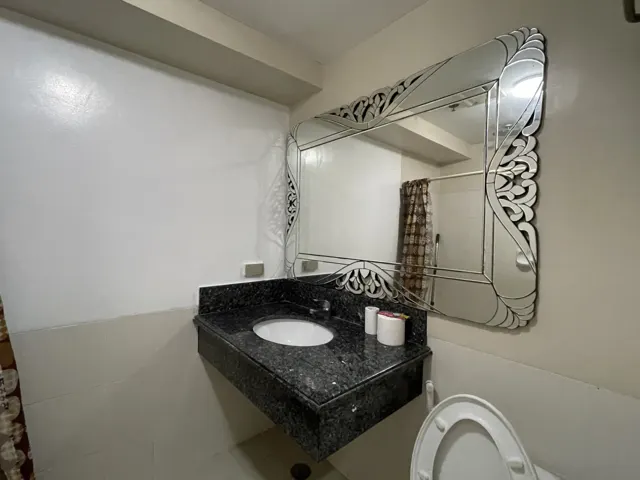 Superb One Bedroom Tivoli Garden H33