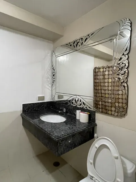 Superb One Bedroom Tivoli Garden H33